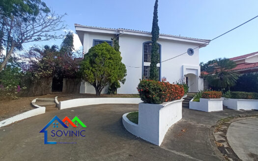 Renta de Casa en Las Cumbres